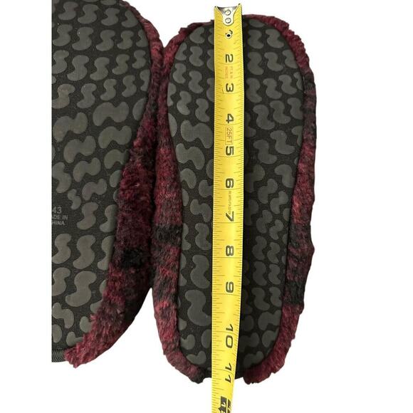 SKIMS Fleece Sleep Men’s Slipper, Wine Plaid 9.5 US - Picture 5 of 6